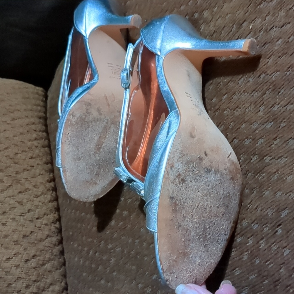 Nina jeweled T-Strap heel. Worn ONCE. Excellent condition - Picture 3 of 4